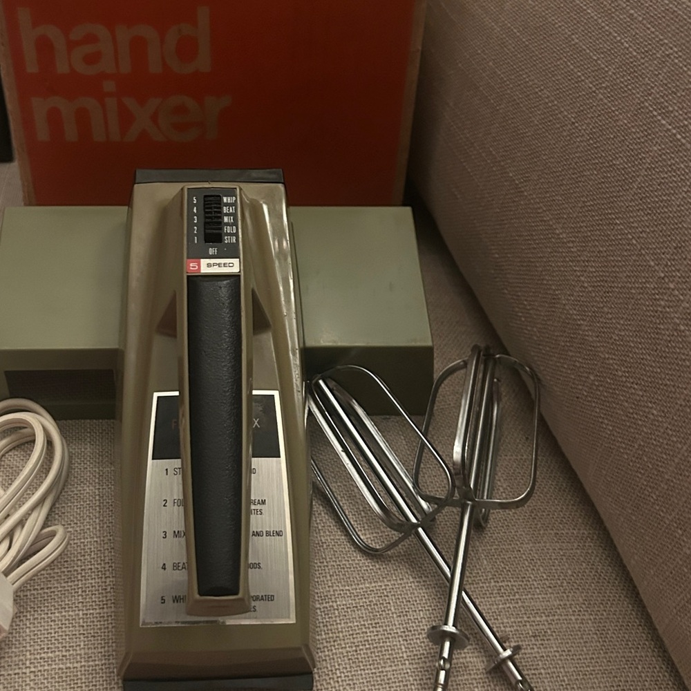 VINTAGE Sears Five Speed Mixer in Avocado green in original box!
